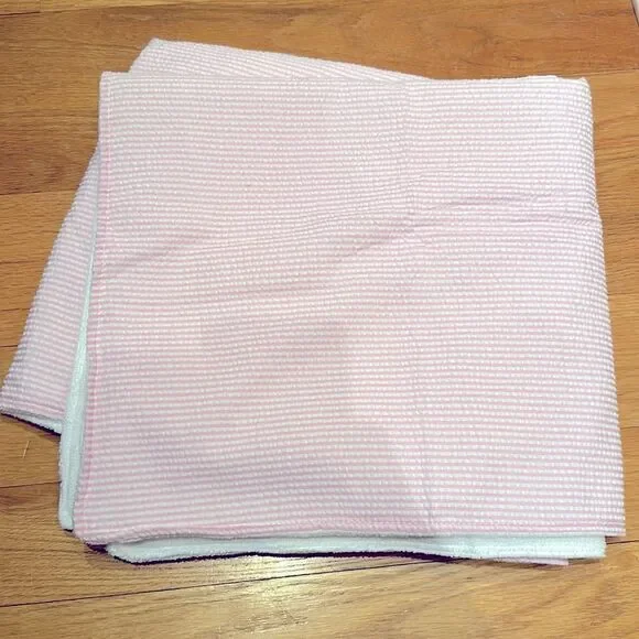 Seersucker Beach Towel - Picture 3 of 4